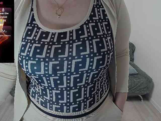 EllaSwan webcam