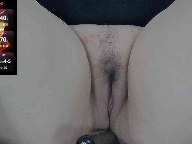 EllaSwan webcam