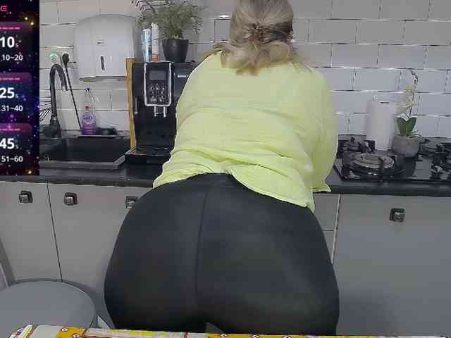 EllaSwan webcam