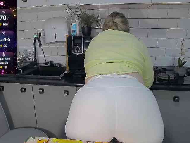 EllaSwan EllaSwan