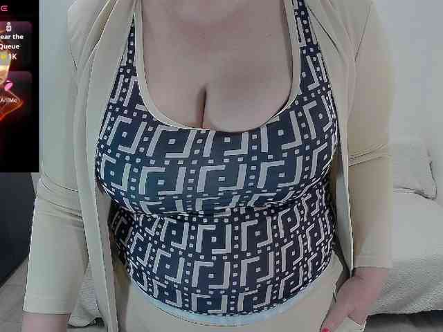 EllaSwan webcam