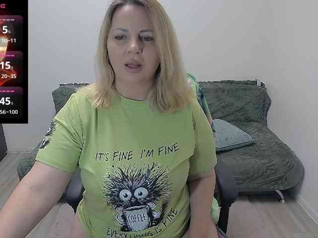 EllaSwan webcam