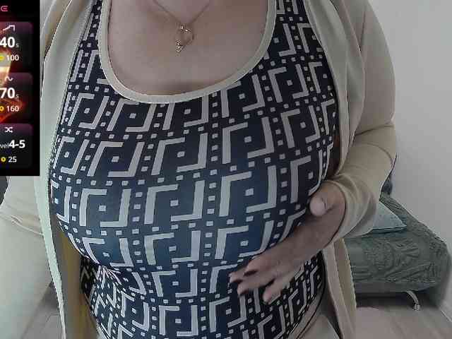 EllaSwan webcam