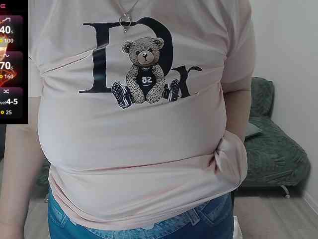 EllaSwan webcam
