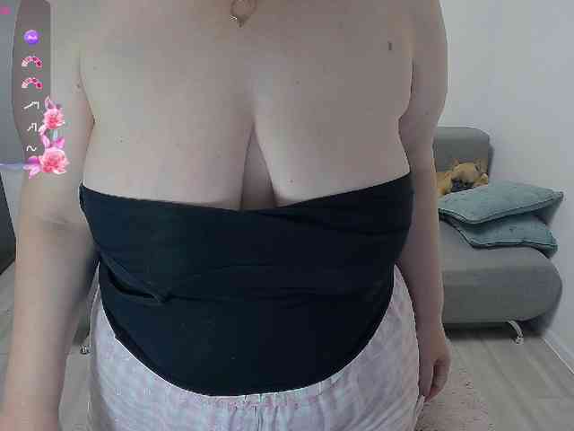 EllaSwan webcam