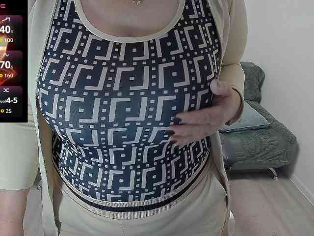 EllaSwan webcam