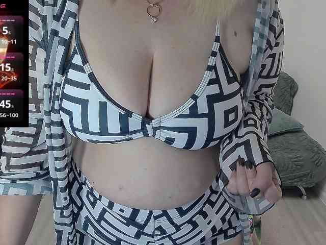EllaSwan webcam