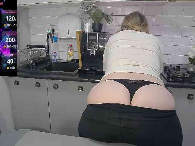 EllaSwan webcam