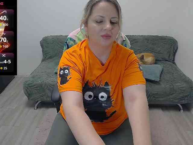 EllaSwan webcam