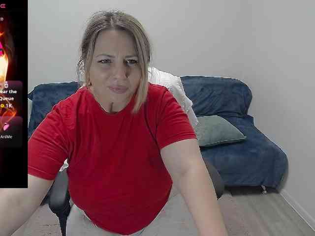 EllaSwan webcam
