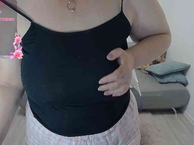 EllaSwan webcam