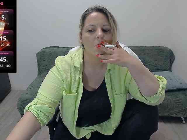 EllaSwan webcam