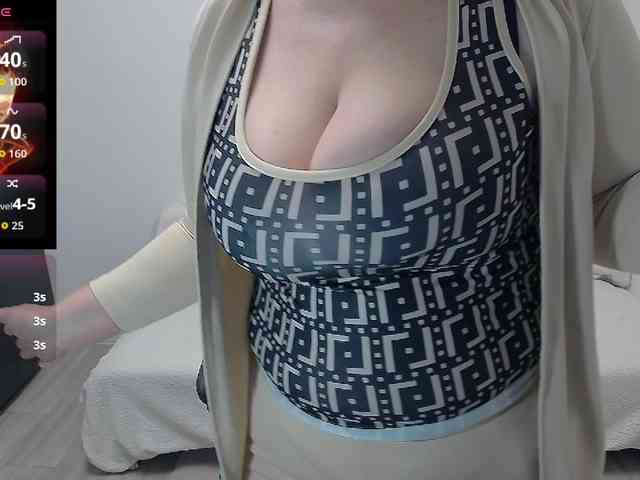 EllaSwan webcam