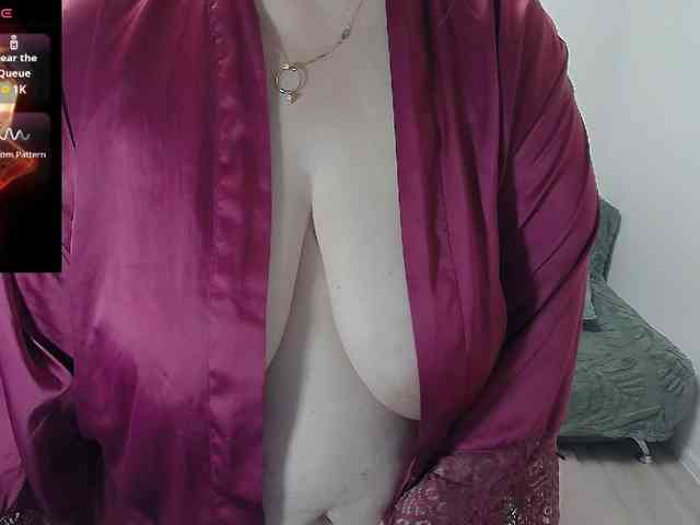 EllaSwan webcam