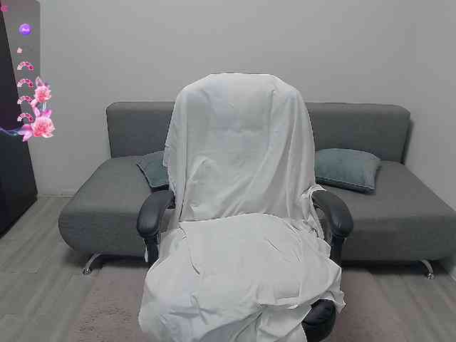 EllaSwan webcam