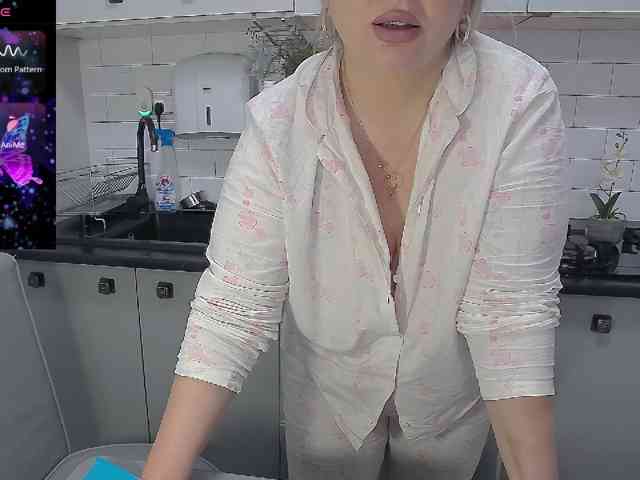 EllaSwan webcam
