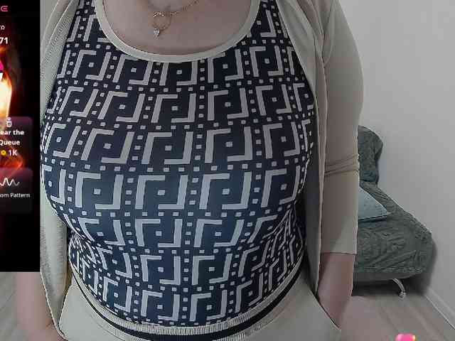 EllaSwan webcam