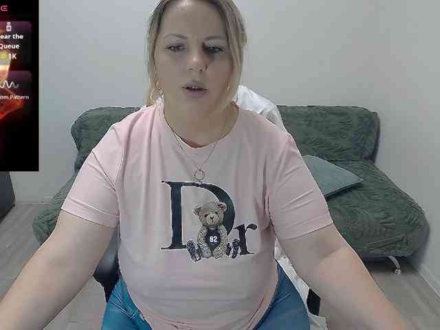 EllaSwan webcam