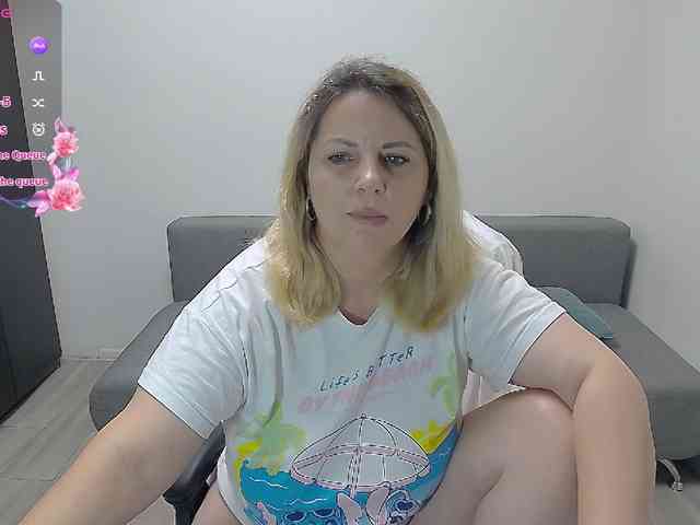 Ellaswan's cam show statistics and live stream
