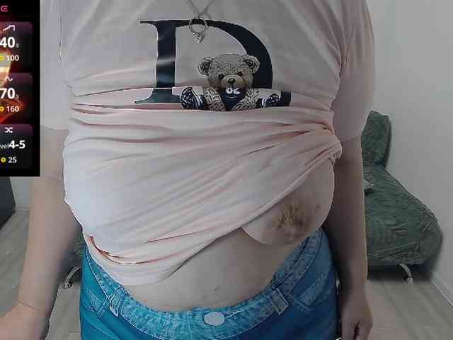 EllaSwan webcam