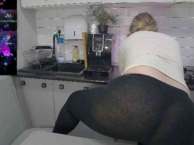 EllaSwan webcam