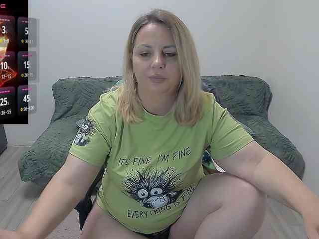 EllaSwan webcam