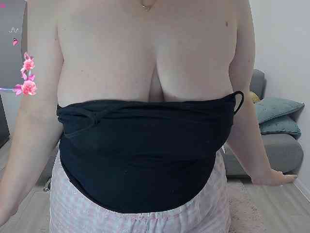 EllaSwan webcam