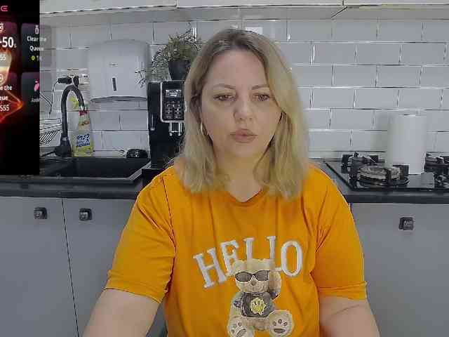EllaSwan webcam