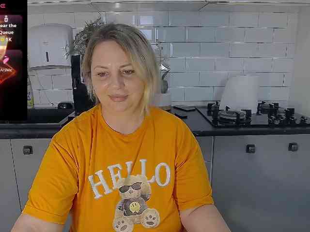 EllaSwan webcam