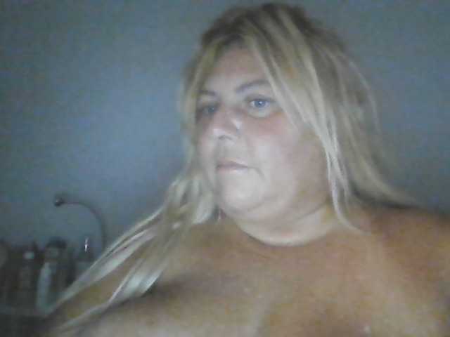 sexydeby, en directo ahora en BongaCams