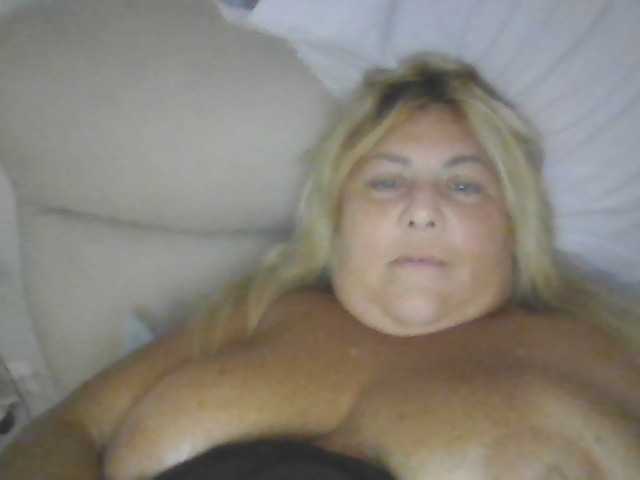 sexydeby, live now on BongaCams