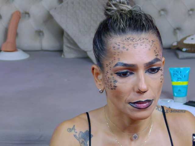 TastyShow live cam on BongaCams