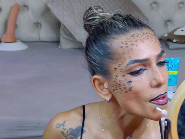 TastyShow live cam on BongaCams