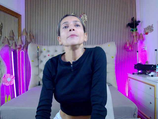 TastyShow live cam on BongaCams