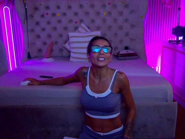 TastyShow live cam on BongaCams
