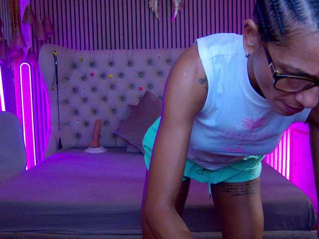 TastyShow live cam on BongaCams