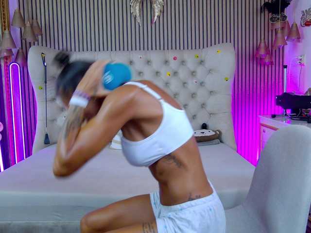 TastyShow live cam on BongaCams