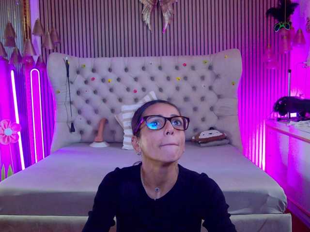 TastyShow live cam on BongaCams