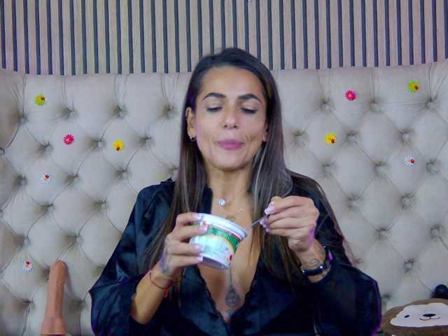 TastyShow live cam on BongaCams