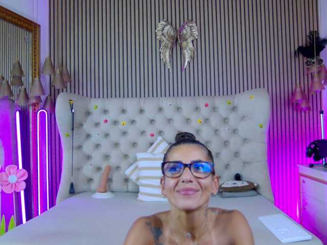 TastyShow live cam on BongaCams