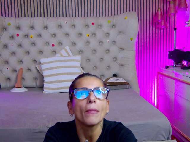TastyShow live cam on BongaCams