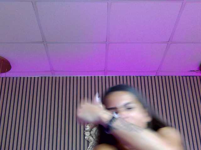 TastyShow live cam preview