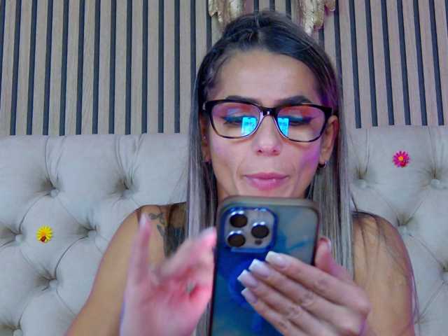 TastyShow live cam on BongaCams