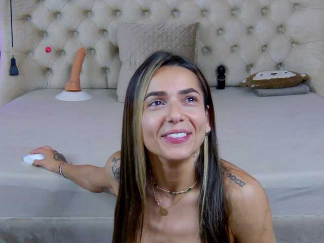 TastyShow live cam on BongaCams