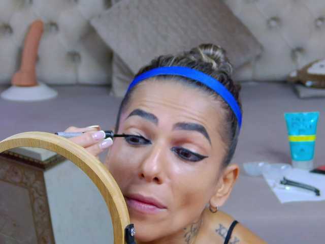 TastyShow live cam preview