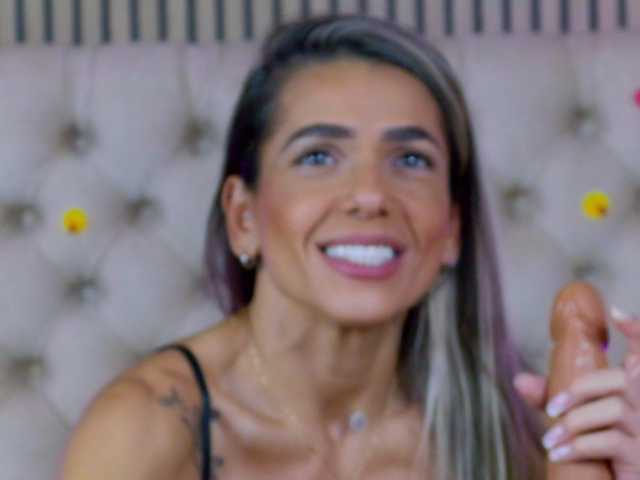 le modèle TastyShow est en webcam porno dans un show sur le site bongacams, il possède les tags suivants: White/Caucasian,Brunette,Shaved