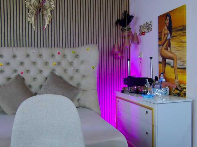 TastyShow live cam on BongaCams