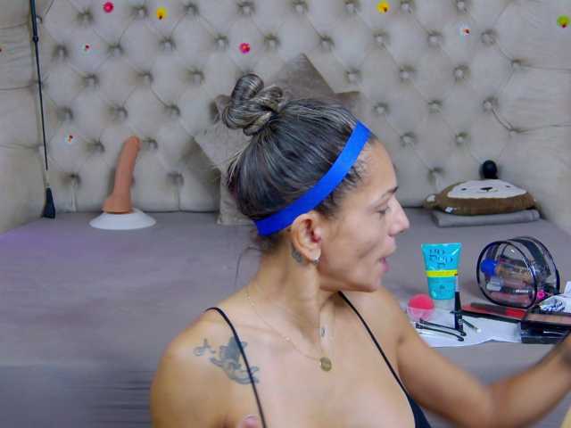TastyShow live cam on BongaCams