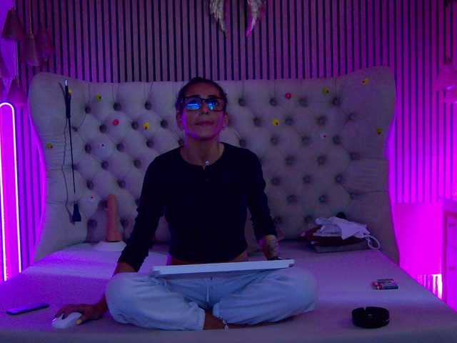 TastyShow live cam on BongaCams