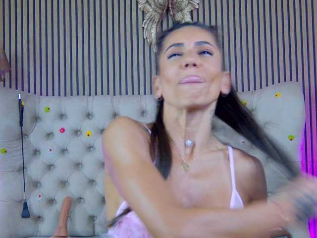 TastyShow live cam on BongaCams